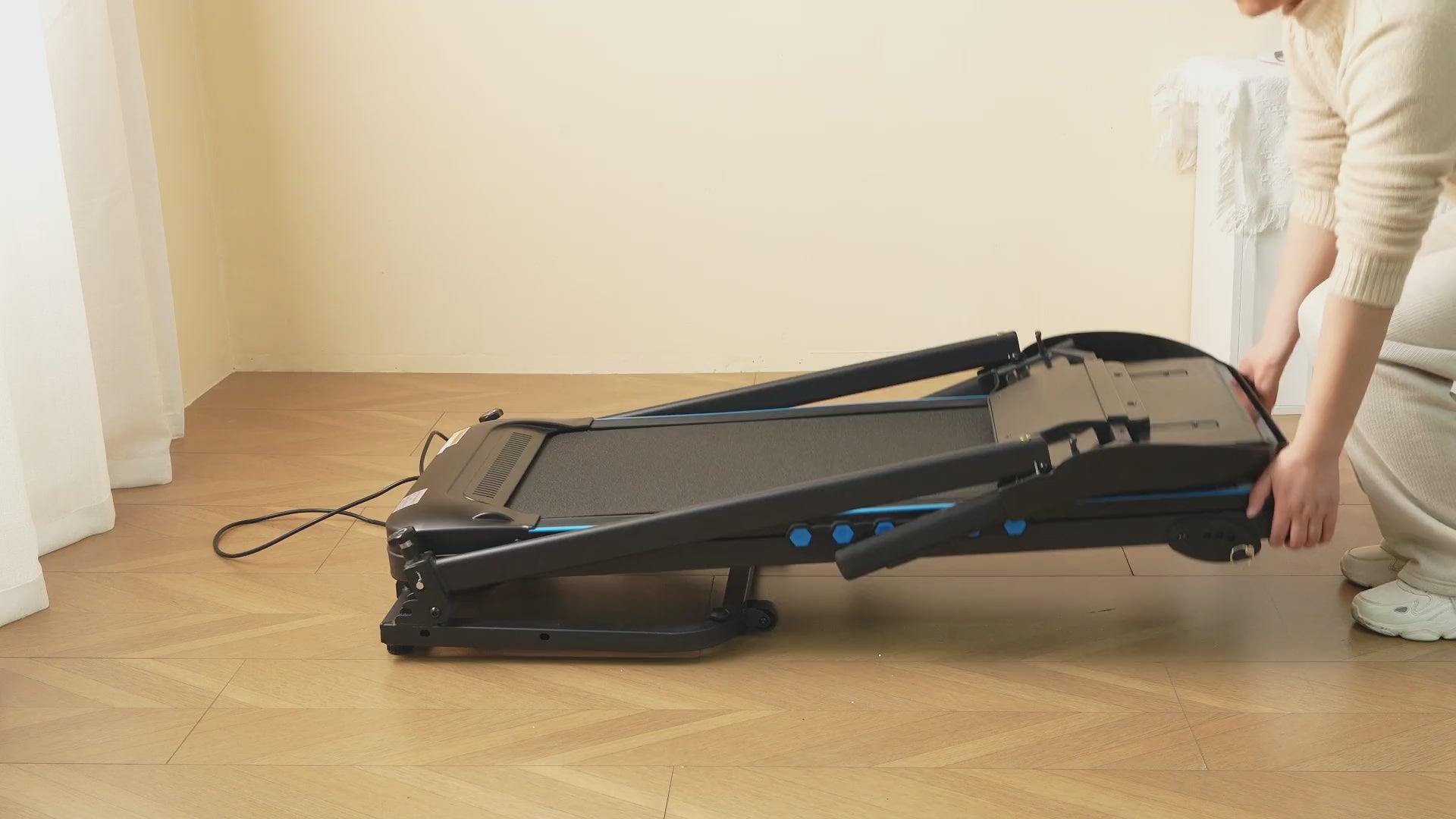 Rolenva foldable treadmill demo: assembly, safety key, speed and incline controls, shock absorption, USB charging, and one-person folding for storage